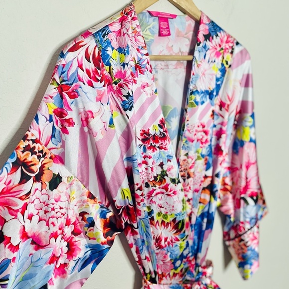 Victoria Secret x Mary Katrantzou Floral Stripe Satin Kimono Robe - Picture 7 of 8